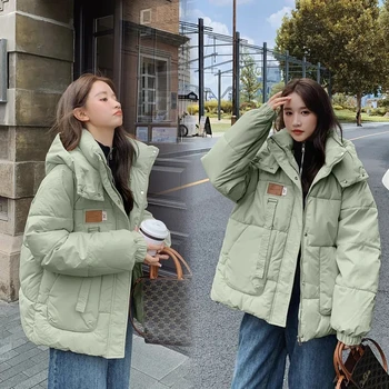 סתיו חורף 2023 נשים של מעילי הדובון המכוסה למטה כותנה מעיל קצר עבה חם הנשי קוריאני רופף אופנה גדול בכיס המעיל.